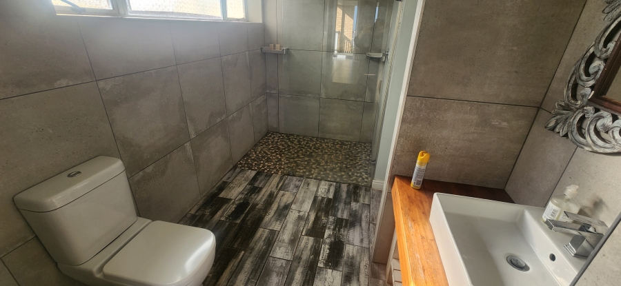 6 Bedroom Property for Sale in Dana Bay Western Cape